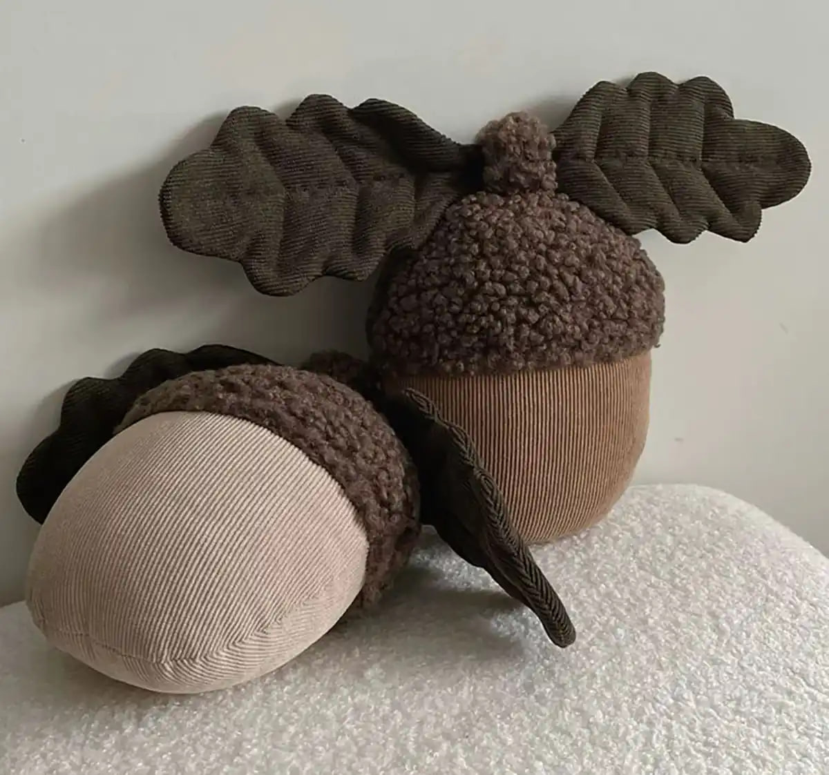 کوسن برای مبل طوسی