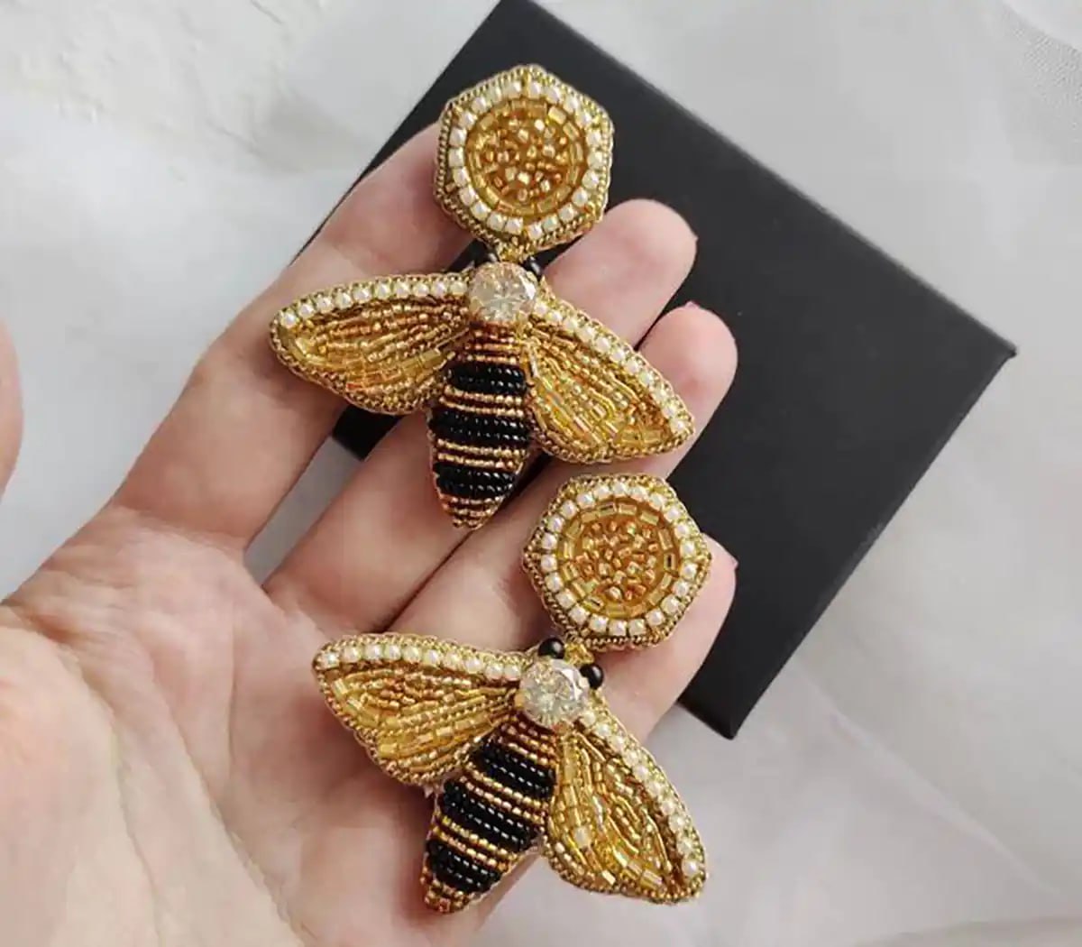 گوشواره میخی